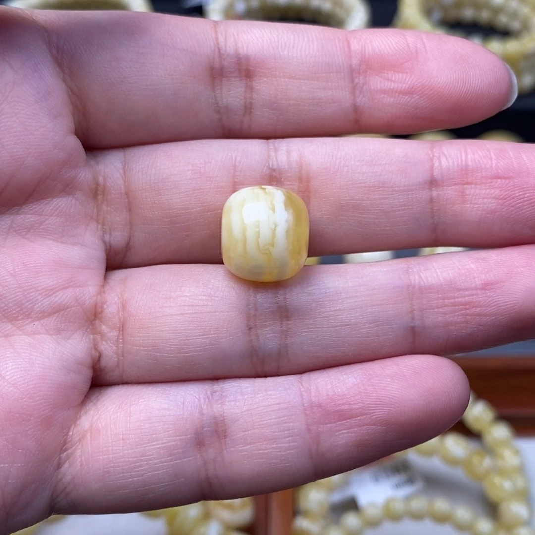 蜜蜡未镶嵌珠宝奇石13.2