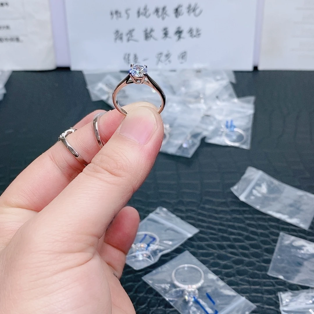 合成碳硅石925银周家四爪1克拉17码