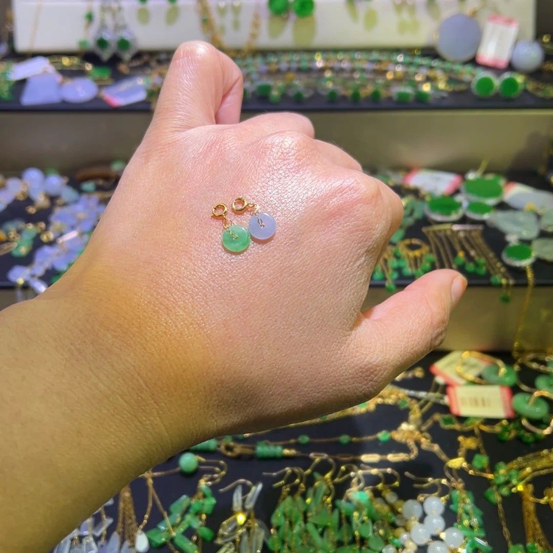 颈饰18K金镶嵌翡翠靓****店支持复检，缅料