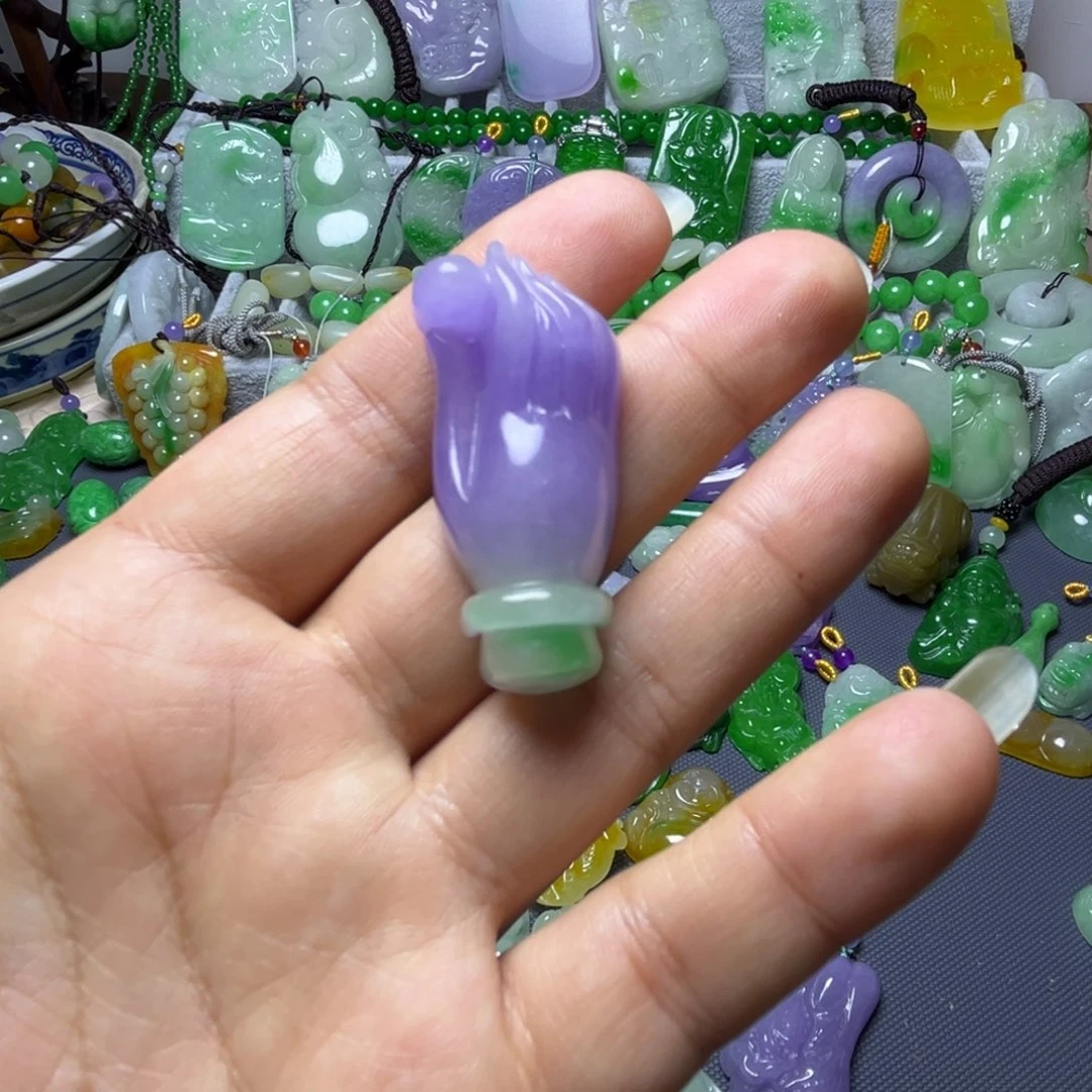 翡翠未镶嵌颈饰吊坠