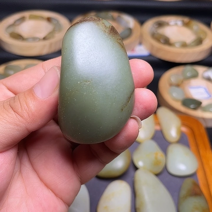 ****城和田玉未镶嵌颈饰