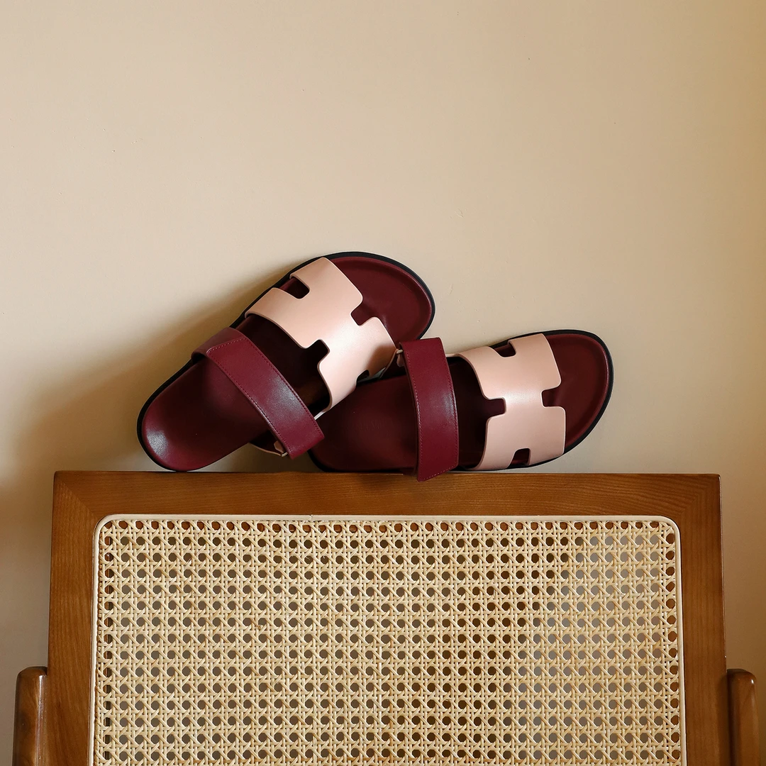 跑跑大码女鞋H魔术扣宽胖脚闭眼入平底凉拖凉鞋40-44高端养马H拖