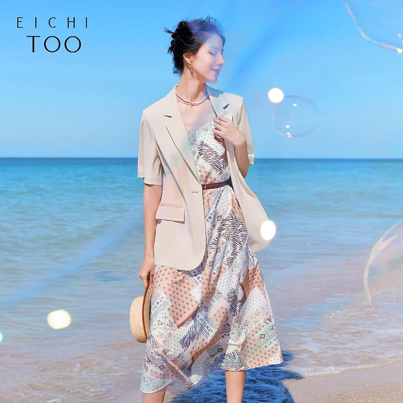 A爱居兔夏季西装版型含垫肩时尚短袖西服EWXSJ2N001A