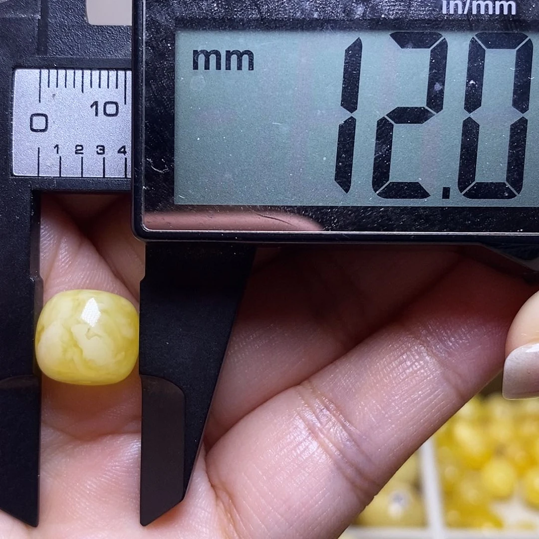裸石琥珀未镶嵌荔****申蜜蜡老型