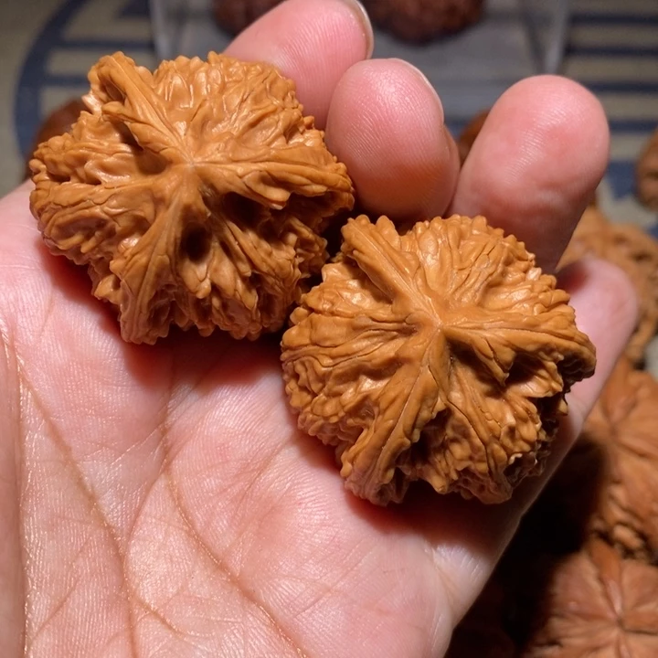 网***了文玩核桃吊坠核桃