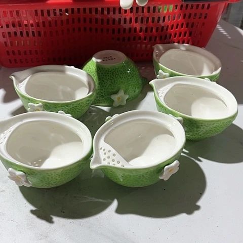 微瑕，不能明火，口径8，高度4，6个堵住