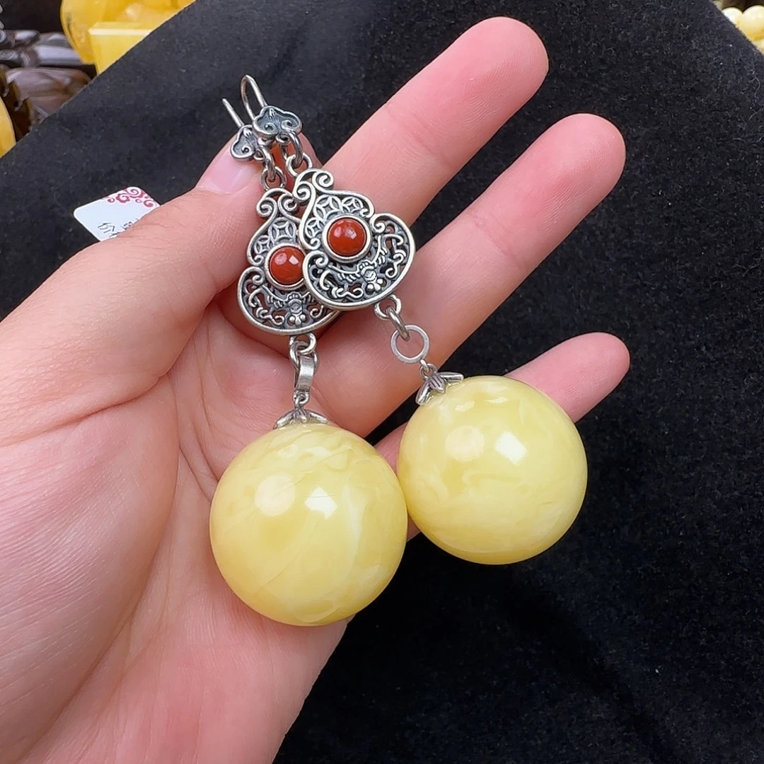 蜜蜡未镶嵌珠宝奇石