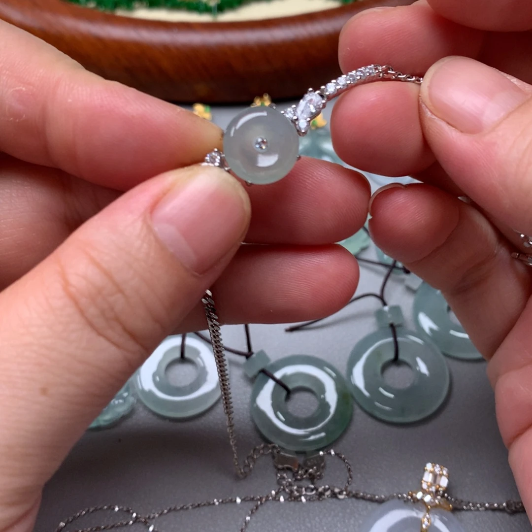 翡翠银S925镶嵌颈饰翡翠手链