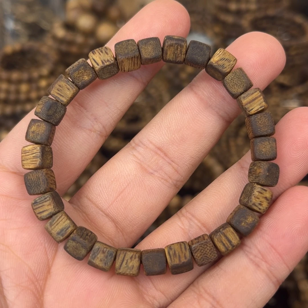 沉香沉香碎屑06mm方糖珠单圈 重5克+（乌身料）