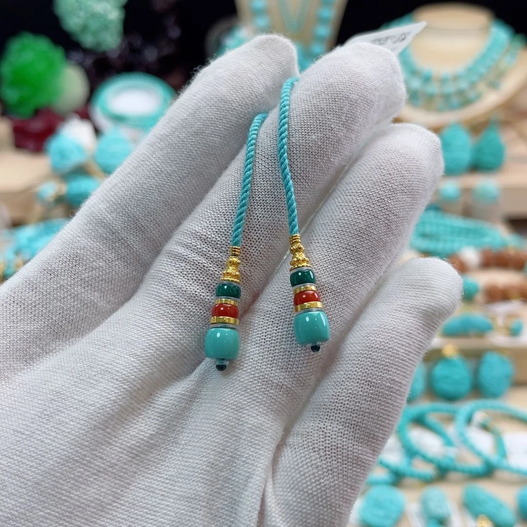 绿松石未镶嵌珠宝奇石