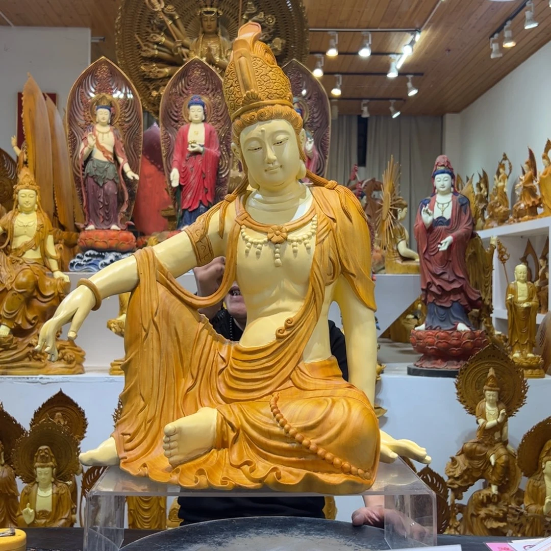 香樟木自在观音摆件