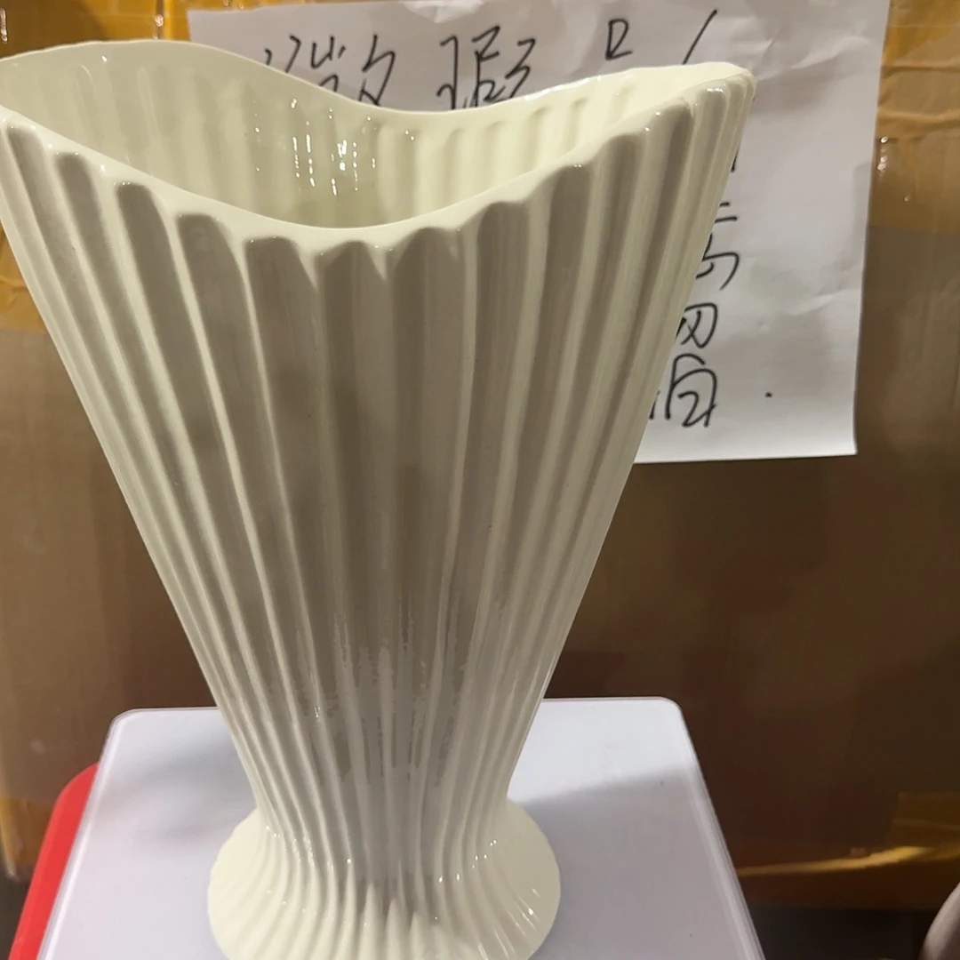 景德镇陶瓷花瓶微瑕