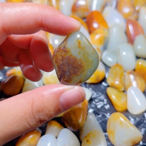 和田玉（子料）未镶嵌颈饰14.3克