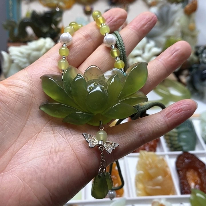 未镶嵌蛇纹石玉颈饰