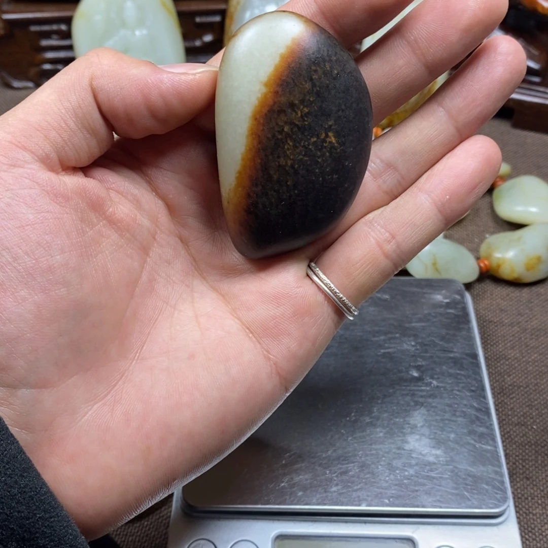 和田玉未镶嵌把件