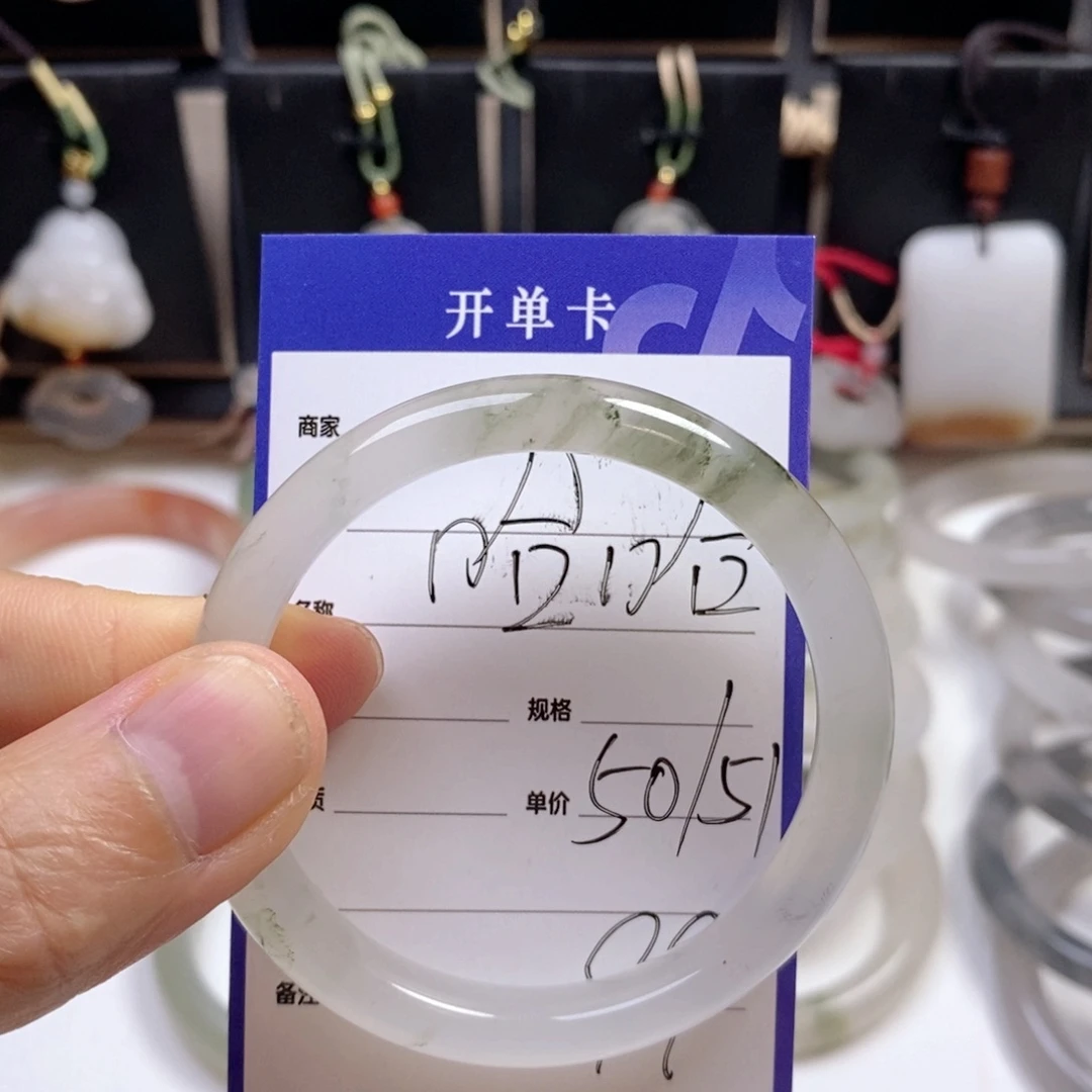 哈***羊石英质玉手镯未镶嵌