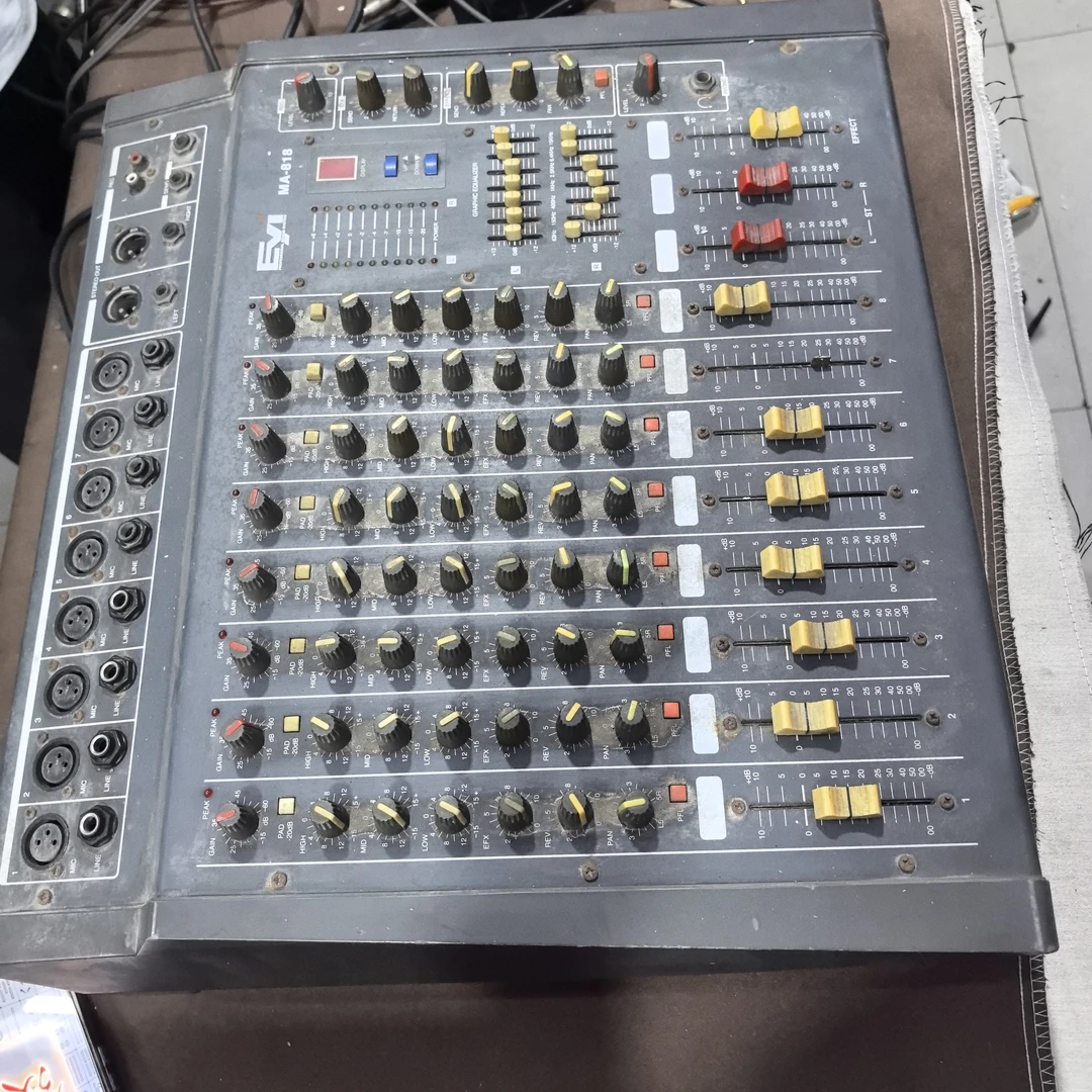 8新  818调音台（故障机不退不换）