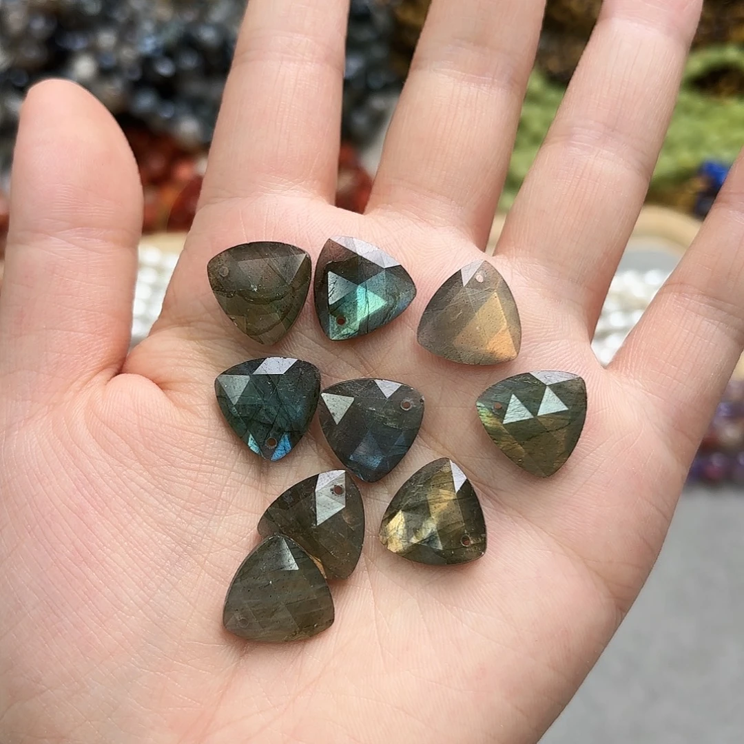 未镶嵌玛瑙/玉髓珠宝半成品卡 15拉长石三角吊坠一颗