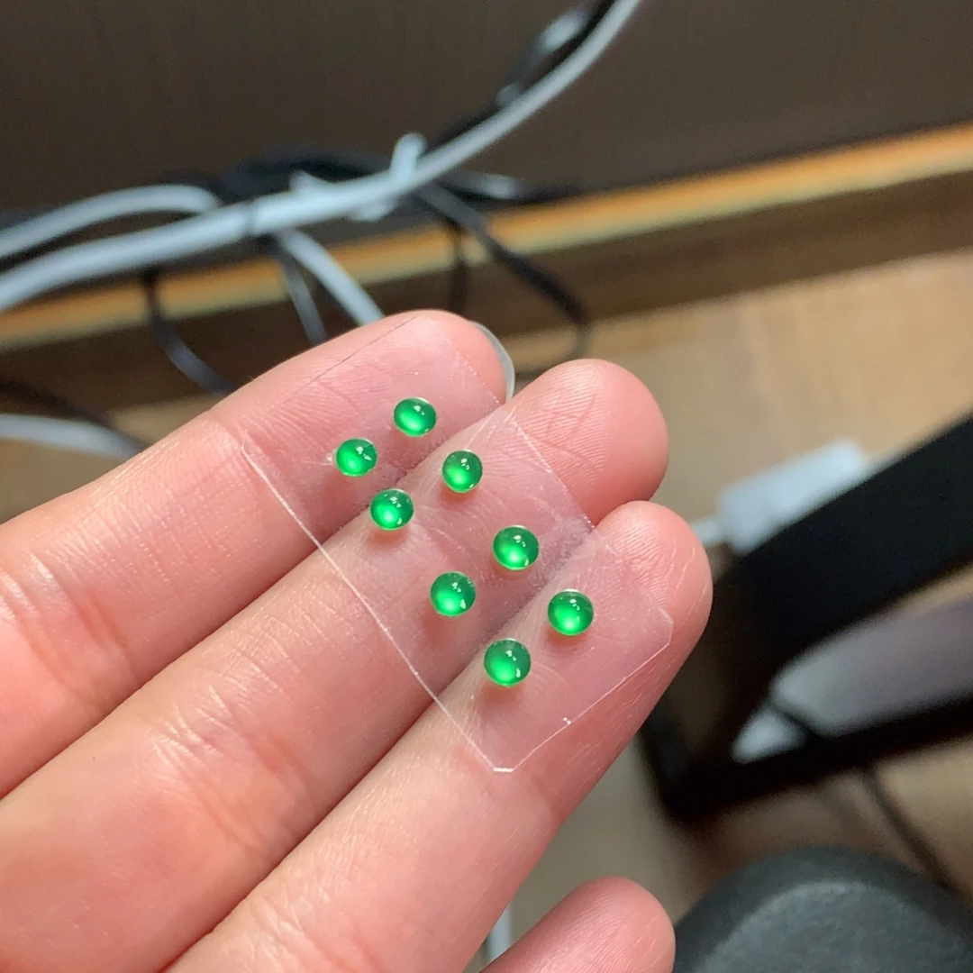 翡翠未镶嵌颈饰猫眼绿蛋