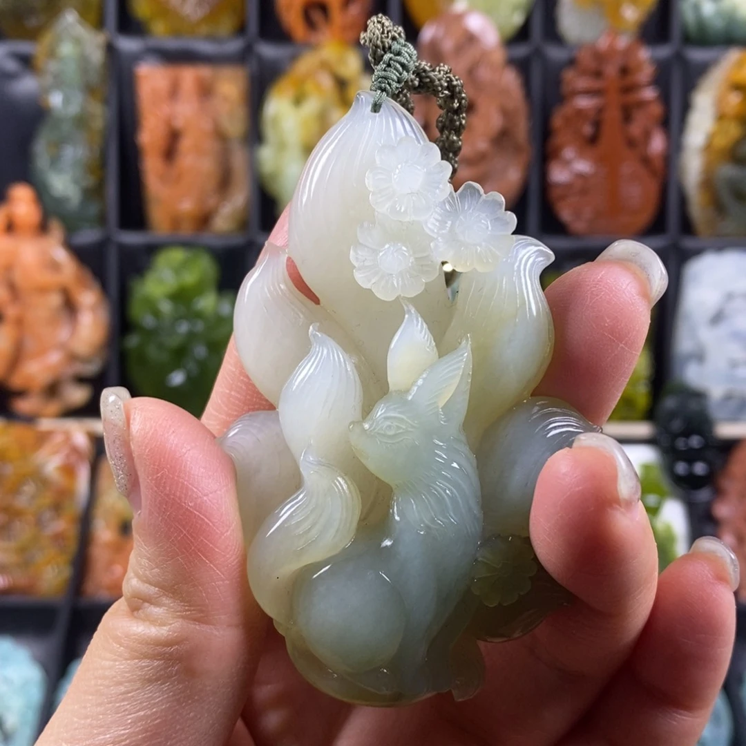 蛇纹石玉颈饰合金