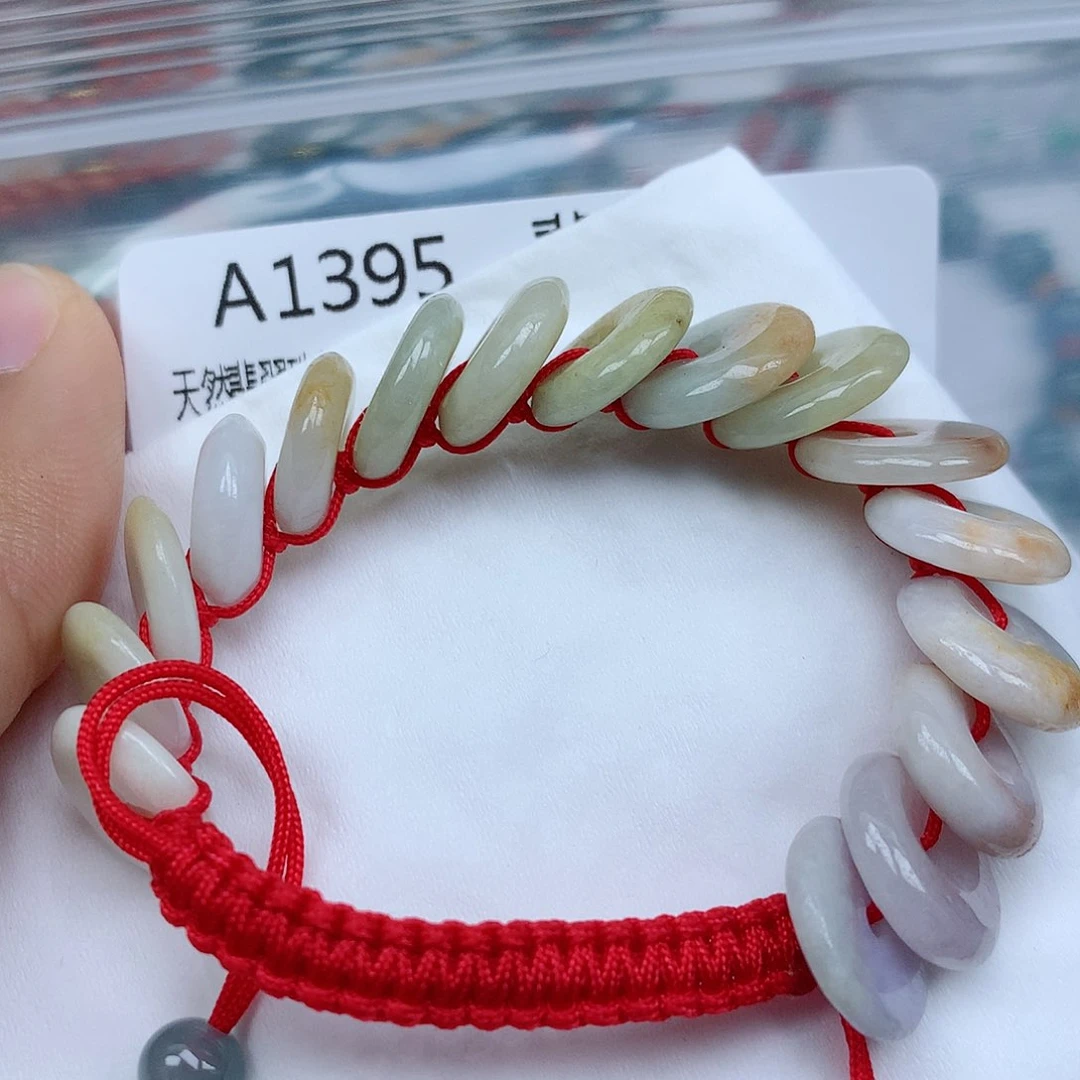 翡翠颈饰未镶嵌手串