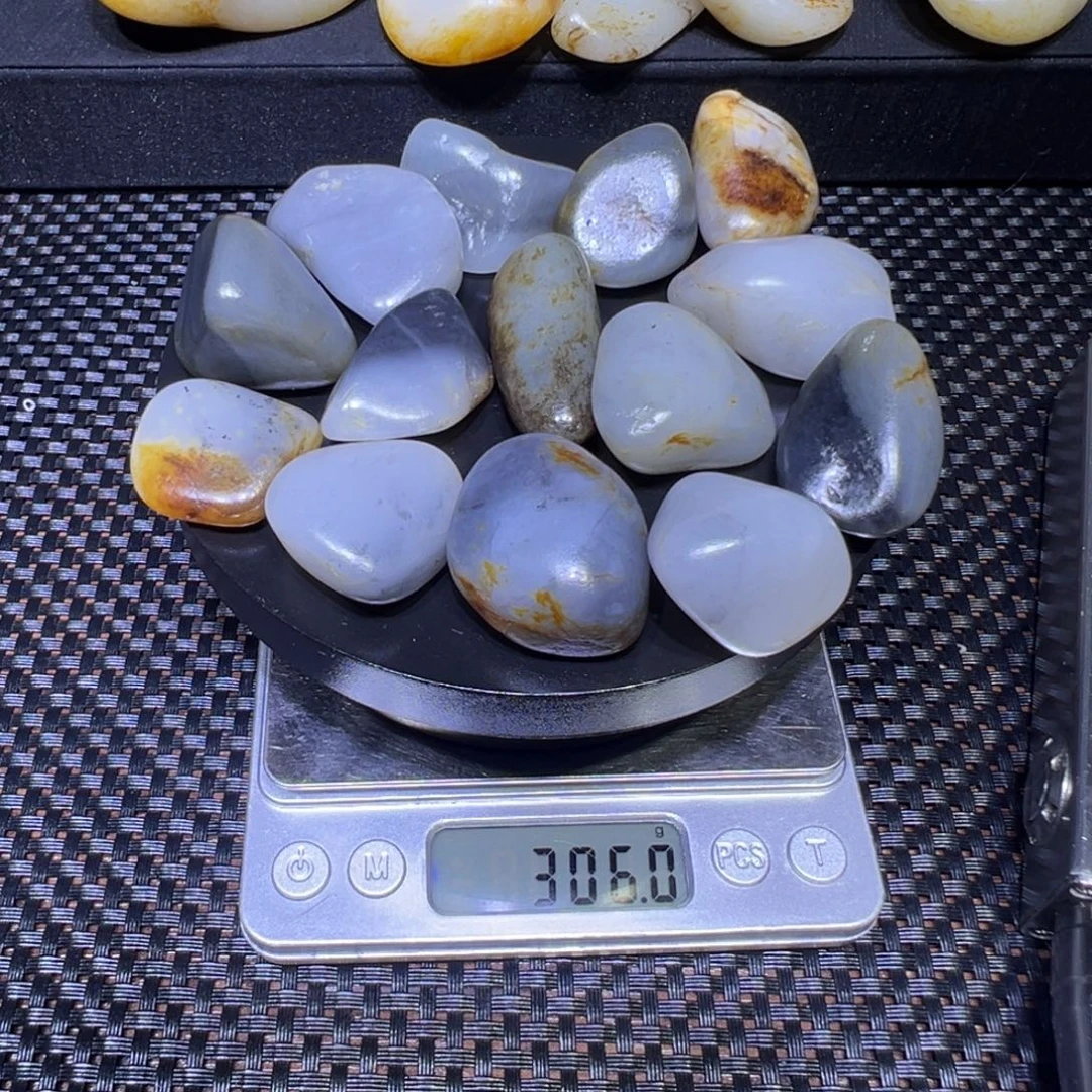 和田玉（子料）未镶嵌吊坠(不含链)306克