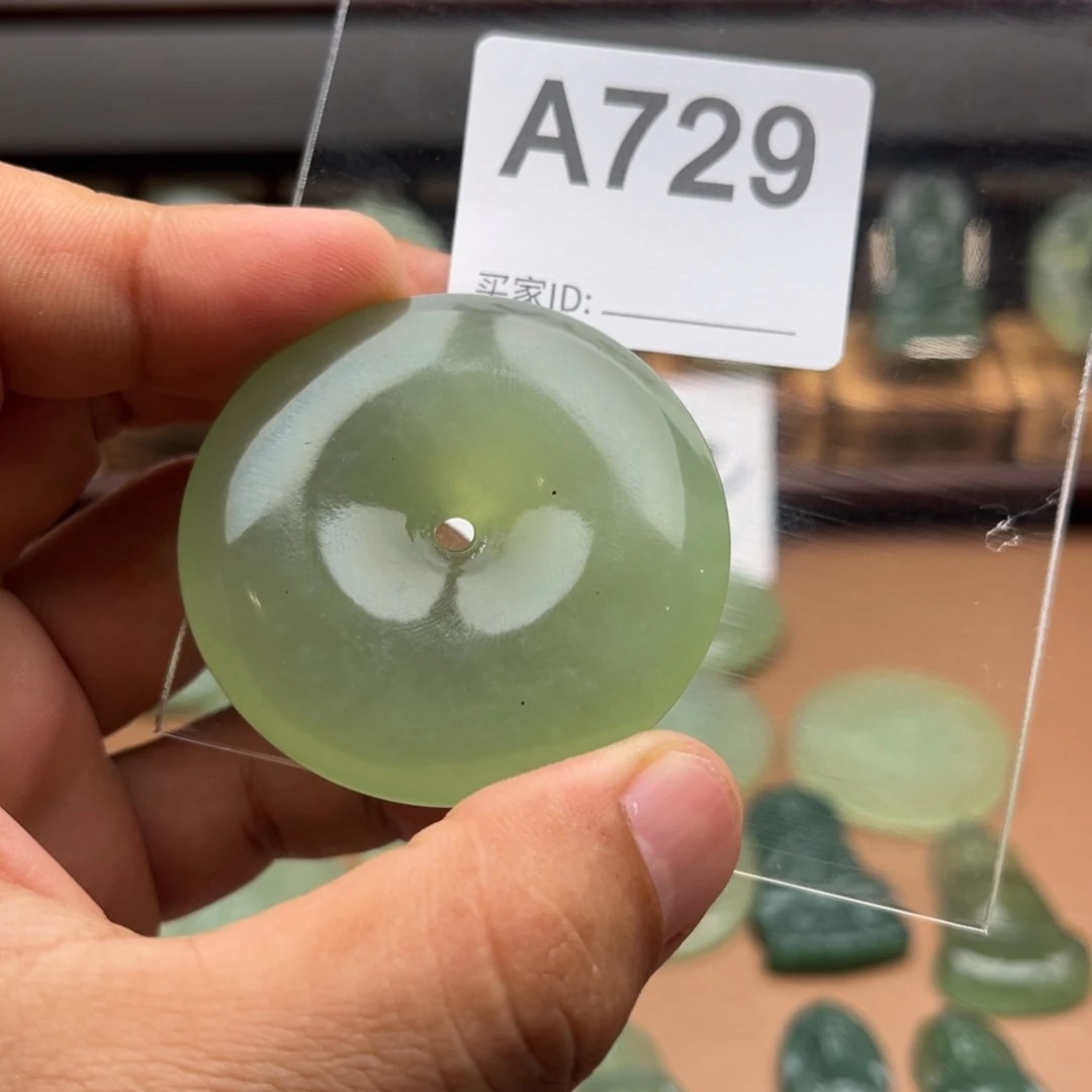 蛇纹石玉未镶嵌颈饰州*