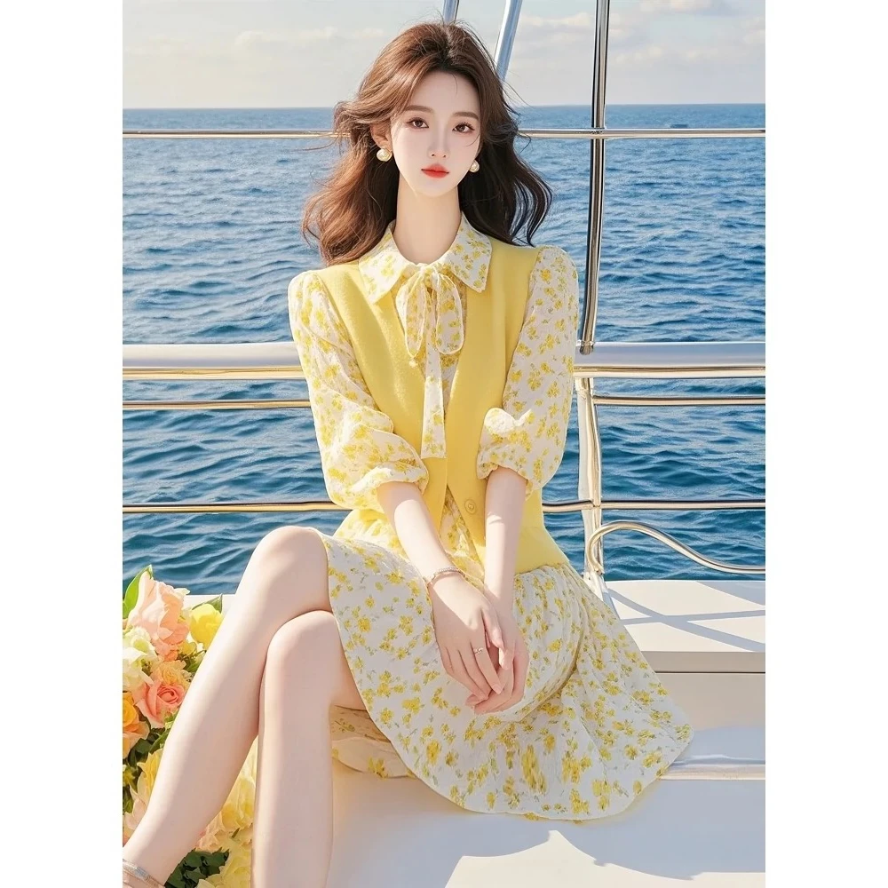 2025早春季穿搭一整套女温柔绝美小个子碎花连衣裙马甲套装连衣裙