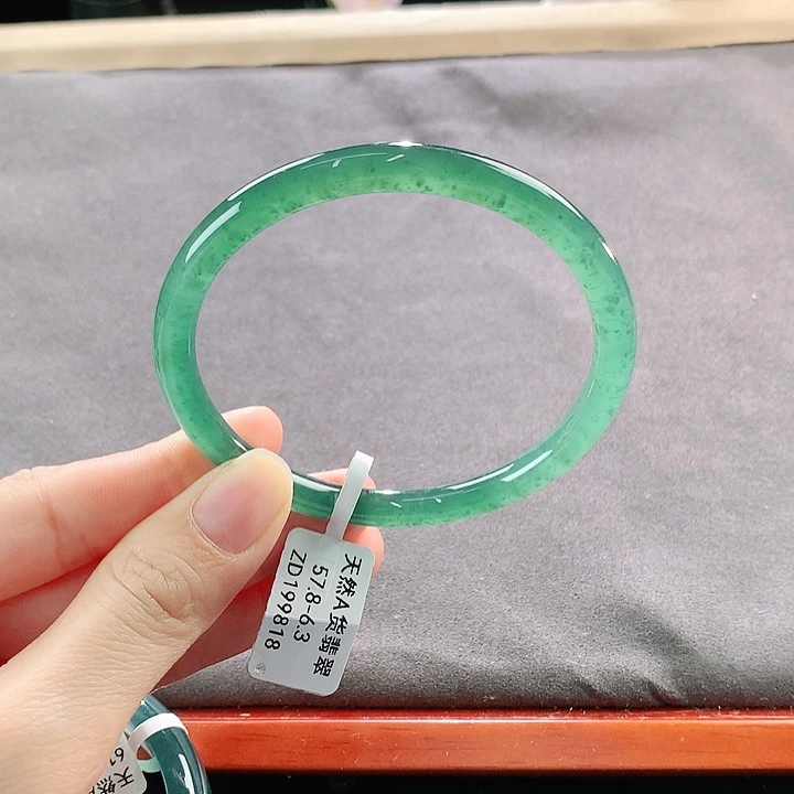 翡翠未镶嵌手镯天然