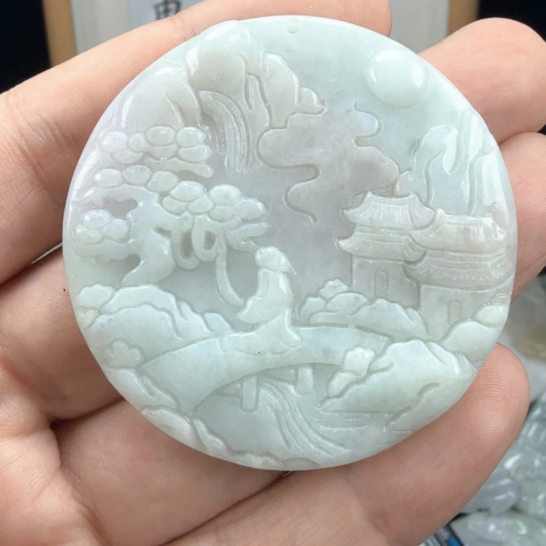 翡翠挂件未镶嵌翡翠