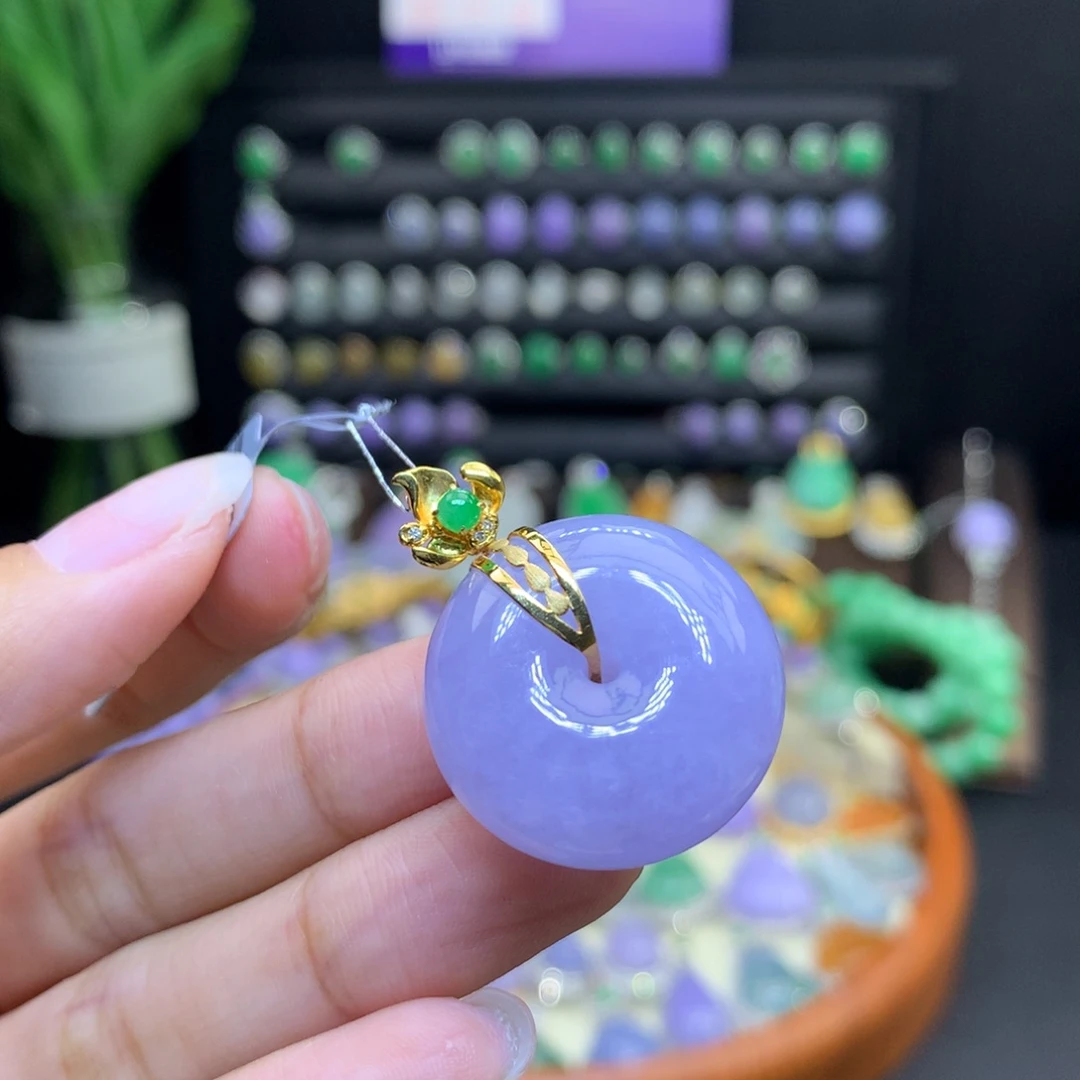 翡翠18K金镶嵌颈饰