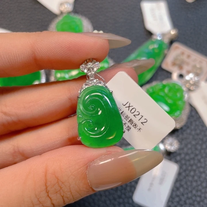 【闪购商品】翡翠银S925镶嵌颈饰阿****见翡翠
