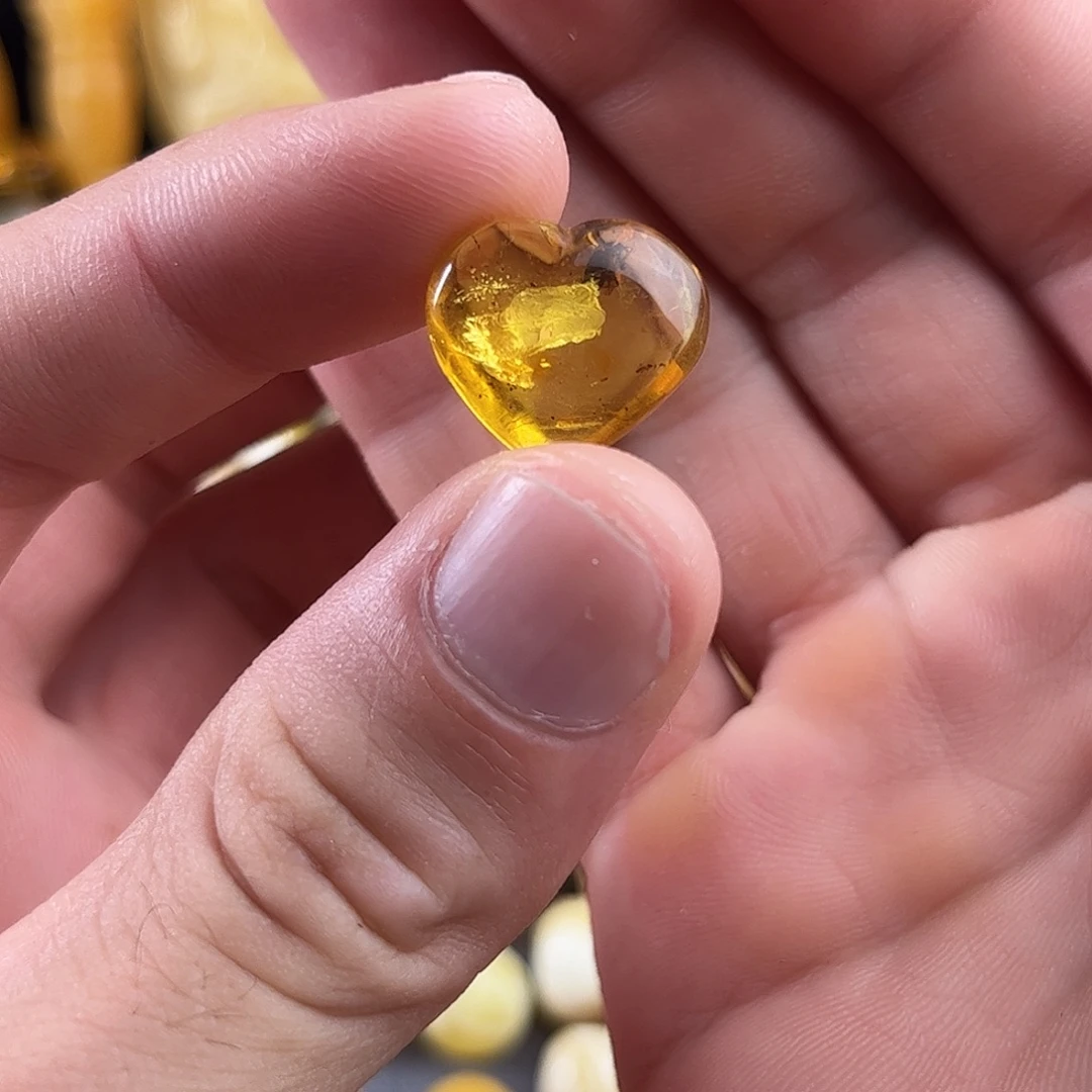虫珀未镶嵌珠宝奇石