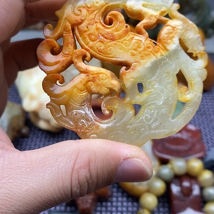 未镶嵌蛇纹石玉颈饰