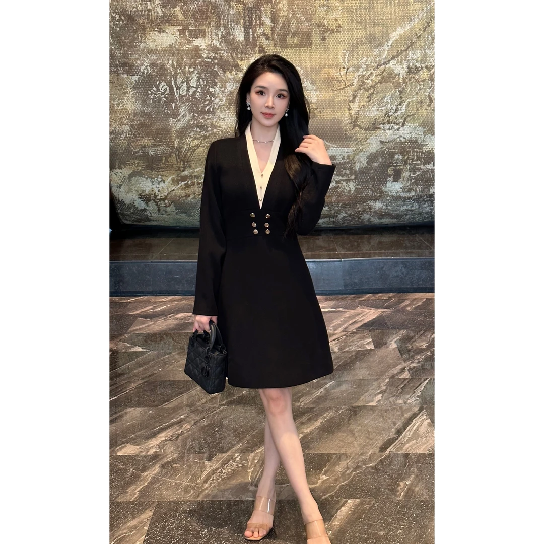 YUANBAO【一岚-UniRan】秋冬款新款法式显瘦气质修身时尚女装连衣裙