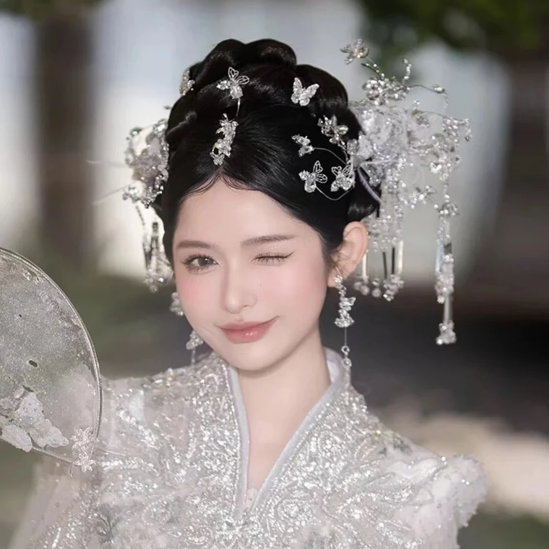 白月光超仙新娘头饰银色水凝胶花朵羽毛灵动中式秀禾龙凤褂发饰