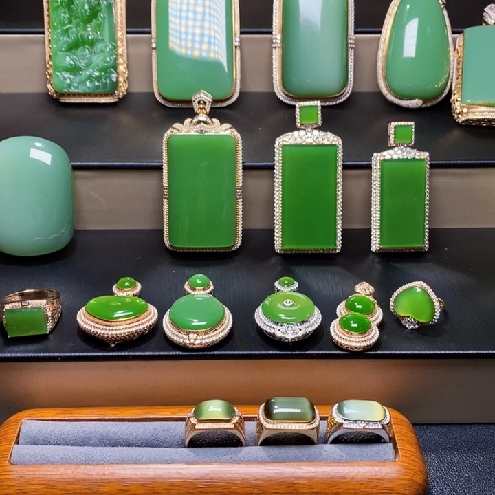 吊坠(不含链)18K金镶嵌和田玉（糖玉）