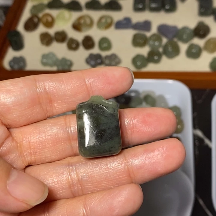 和田玉未镶嵌手链微瑕