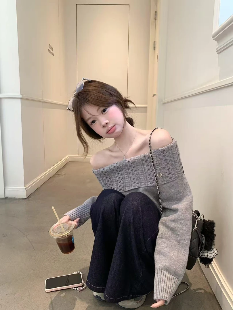 2025秋季新款韩系灰色一字肩毛衣女慵懒风独特针织上衣百搭阔腿裤