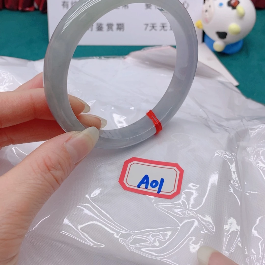 翡翠手镯未镶嵌静**٩A01111111