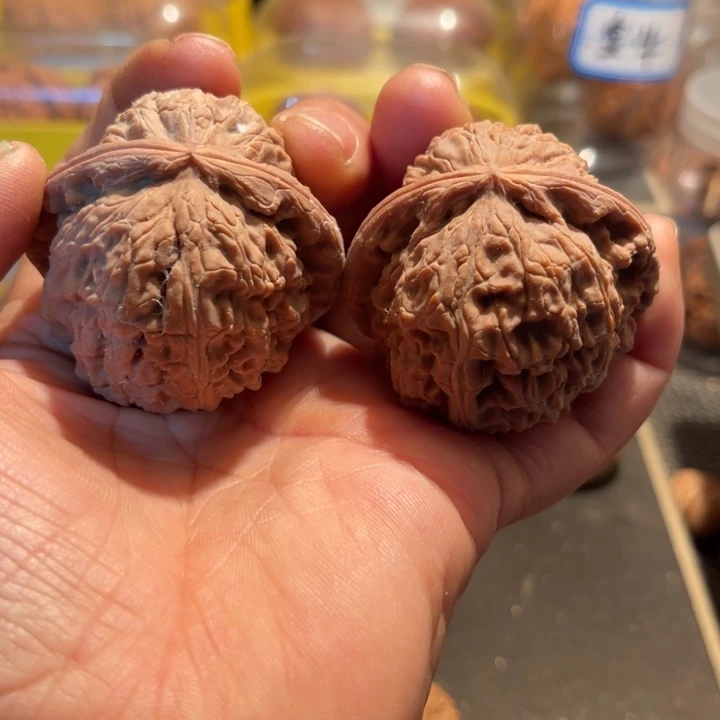 文玩核桃把件小**爱白狮头47