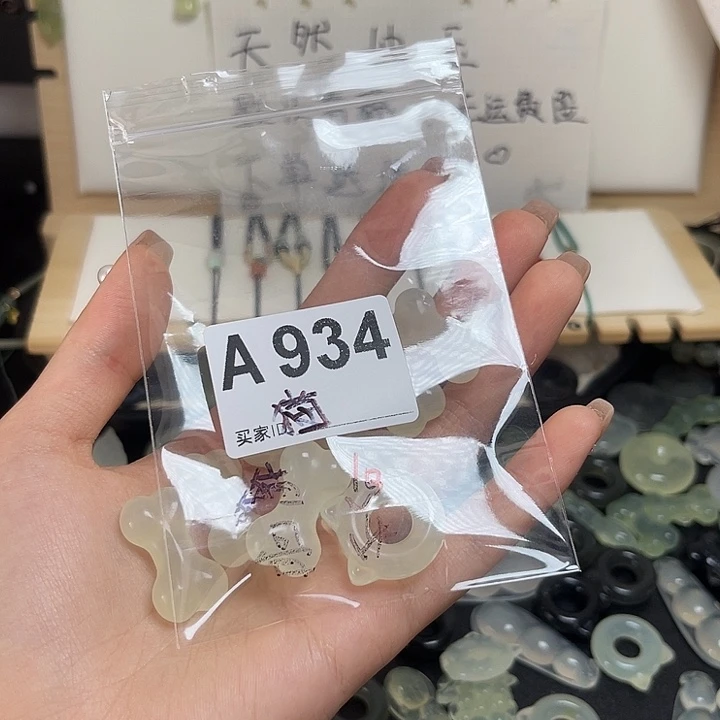 蛇纹石玉合金颈饰