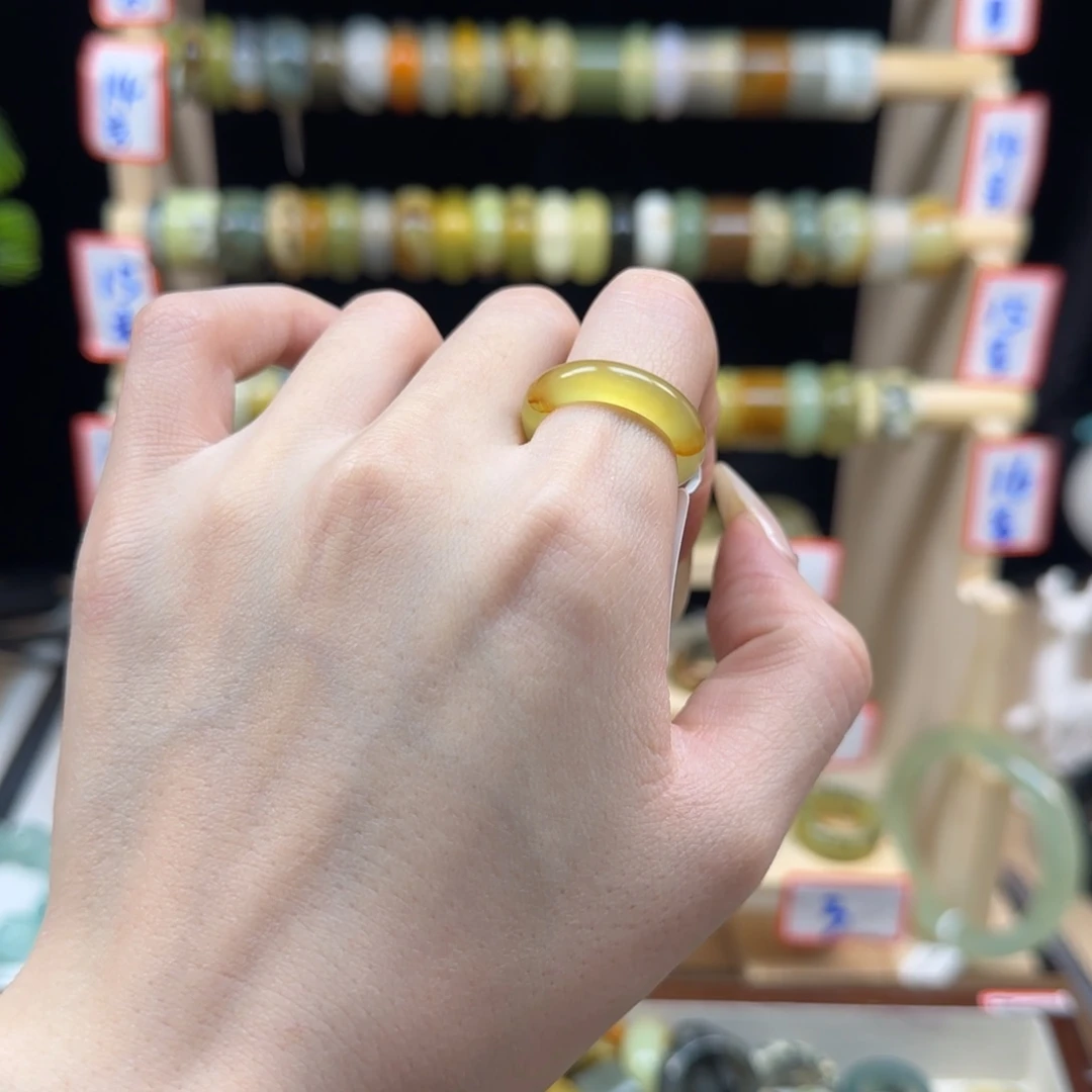 蛇纹石玉内径17.4未镶嵌香**洛