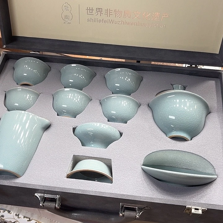 孤品茶具套装等。