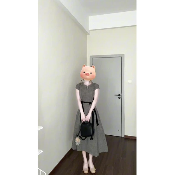 法式田园风减龄黑白格子连衣裙女夏2025新款超好看独特漂亮小裙子