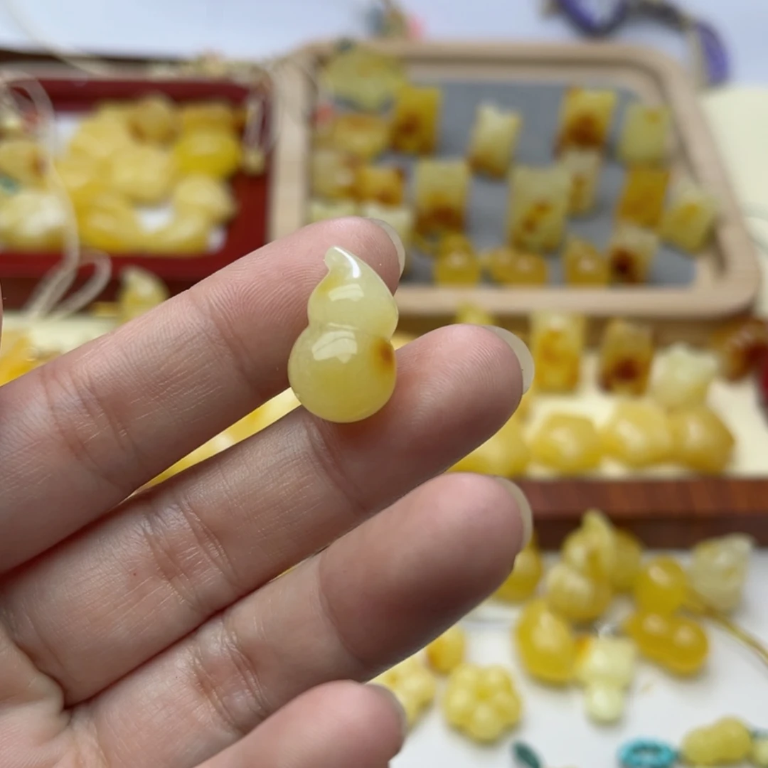 【闪购商品】蜜蜡裸石未镶嵌配饰