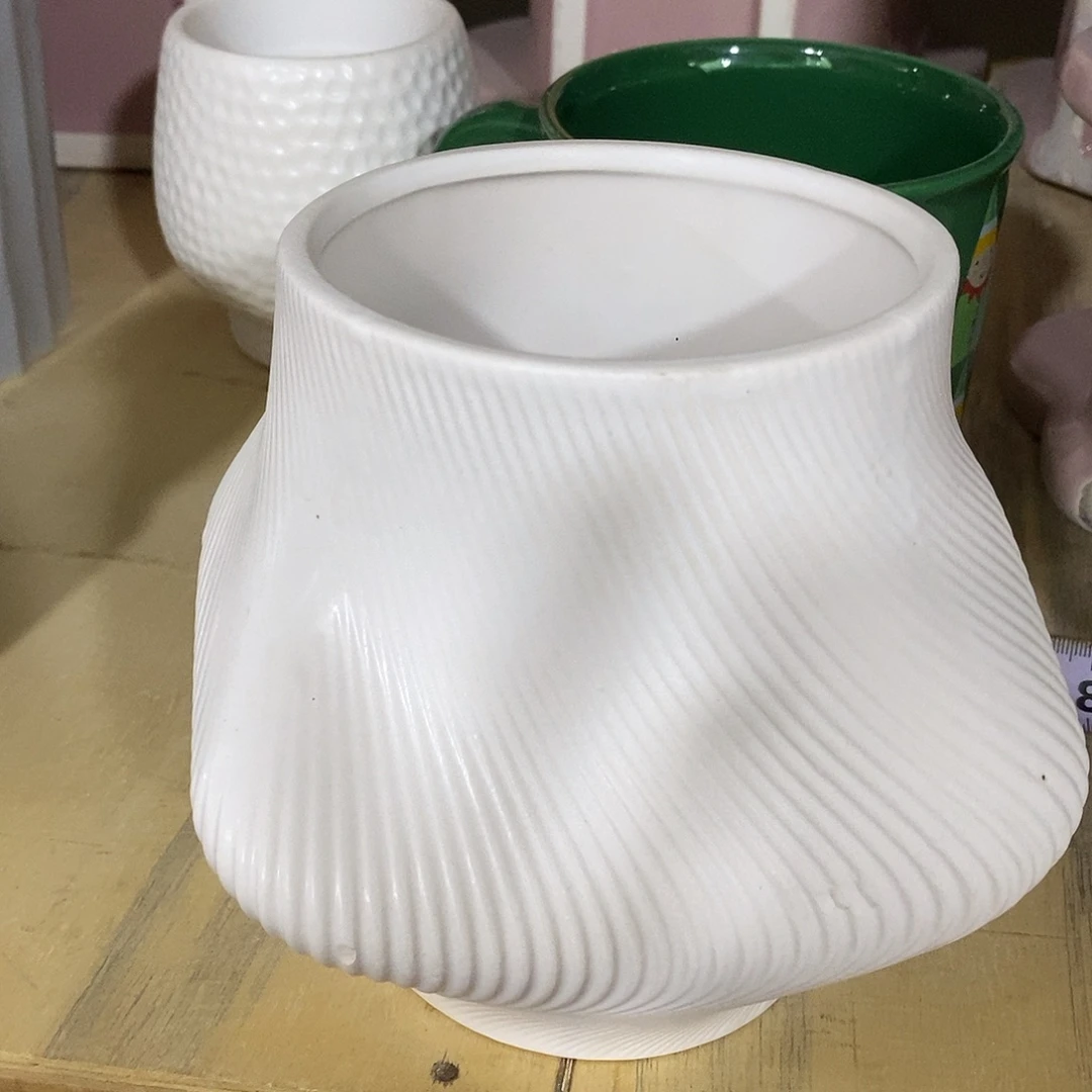 摆件陶盆有孔 瑕疵介意勿拍