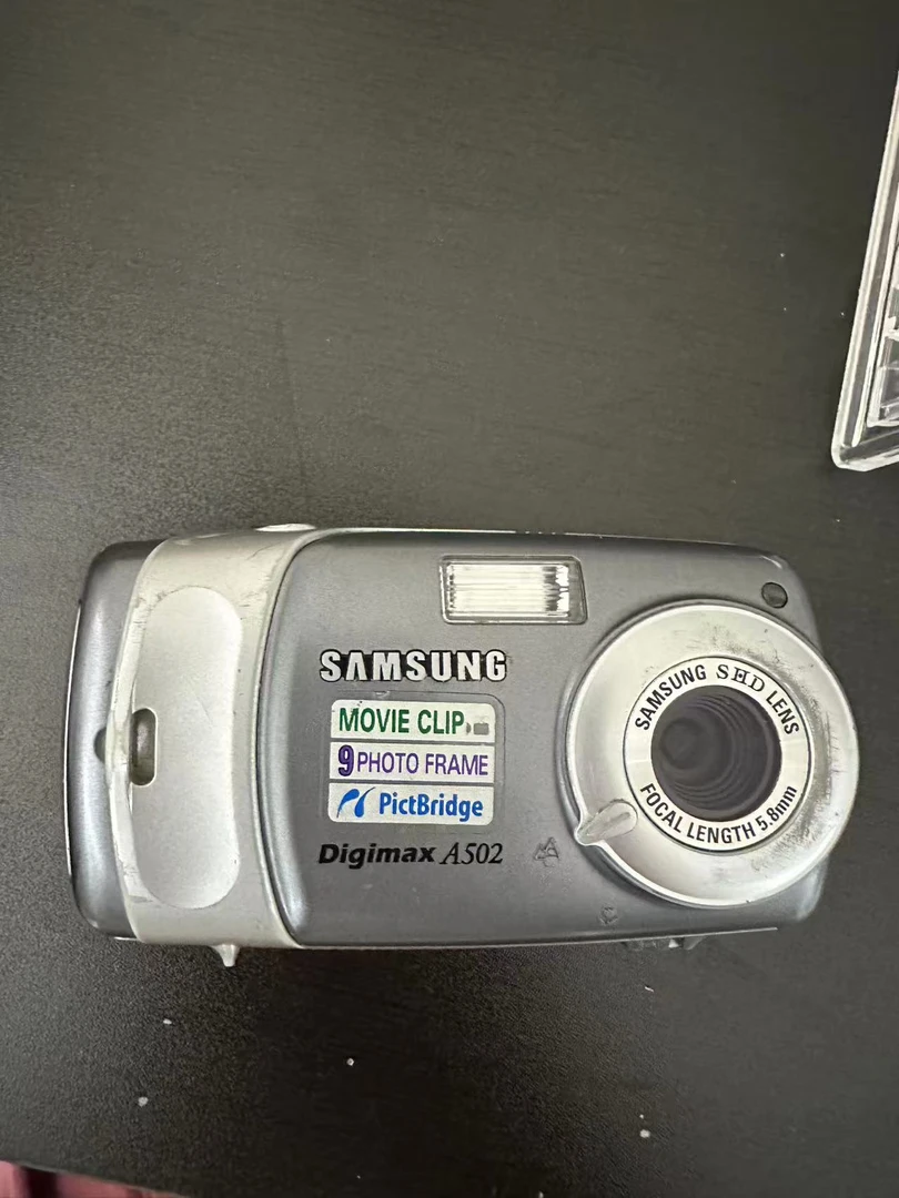 9新 Samsung/三星 a502 500万像素 3倍光学变焦 自备两节五号电池