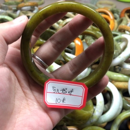 未镶嵌蛇纹石玉手镯可***