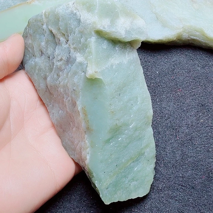 未镶嵌和田玉（糖玉）珠宝半成品